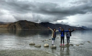 Pangong Lake with 3 Idiots - from Indonesia.. hahaha